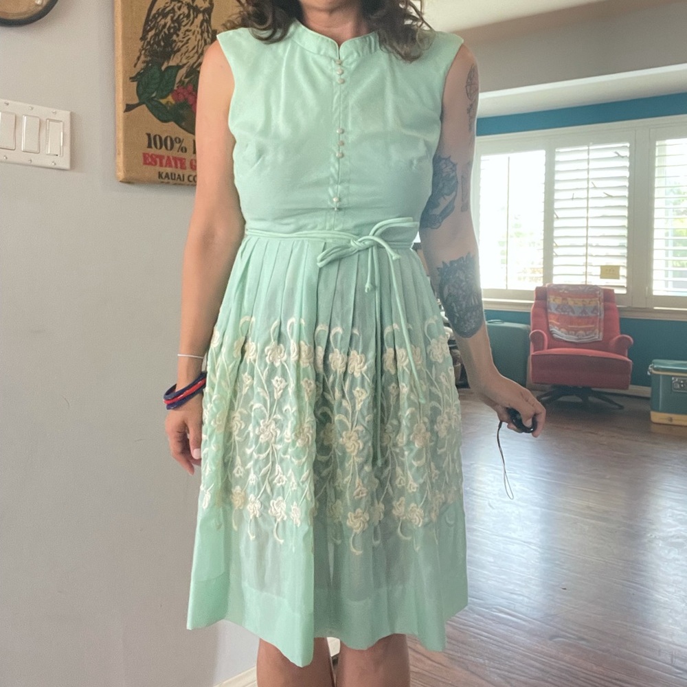 1950’s Embroidered Dress